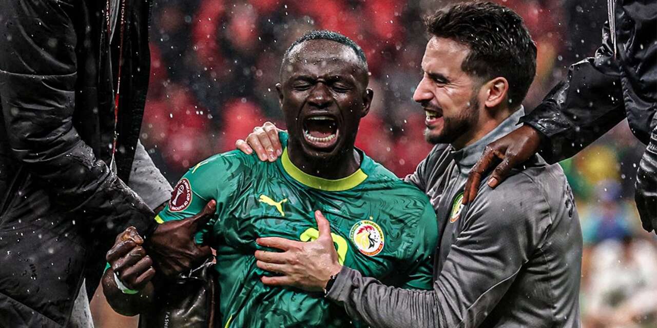 Afrika Kupası’nda unutulmaz final! Sahadan çekilen Senegal kupayı kazandı
