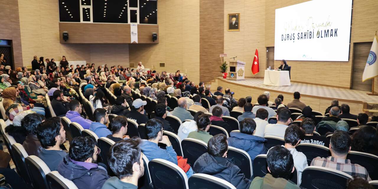 Konya’da ‘Modern Dünyada Duruş Sahibi Olmak’ konuşuldu
