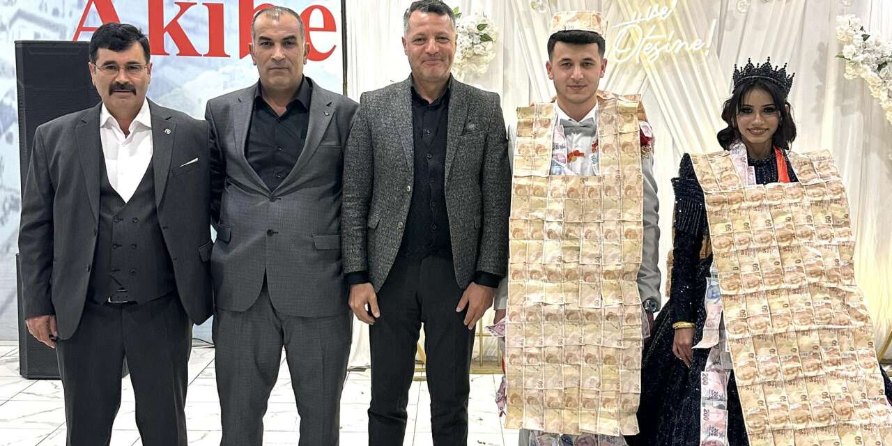 Konya, Çumra’daki bu nişan törenini konuştu