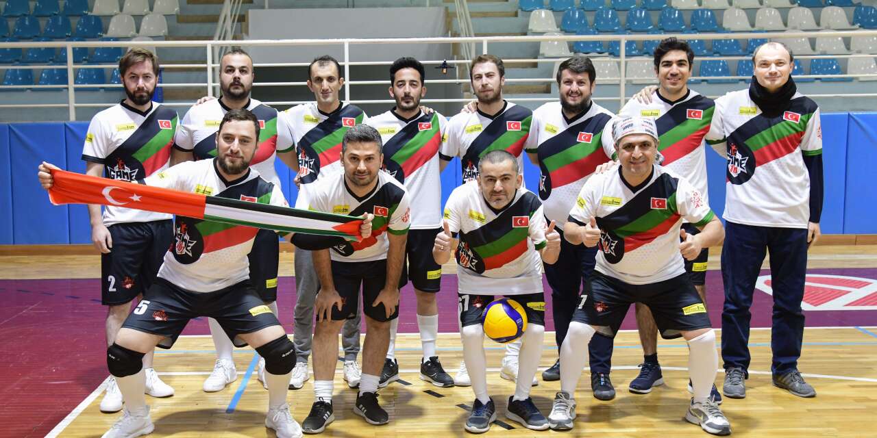 Konya’da voleybol turnuvasında anlamlı mesaj! Filistin’e destek formasıyla sahaya çıktılar