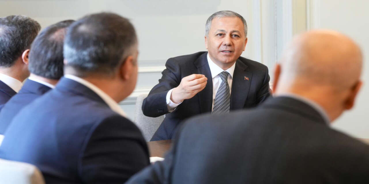 Bakan Yerlikaya imzaladı! Konya’da belediye başkanı için soruşturma izni