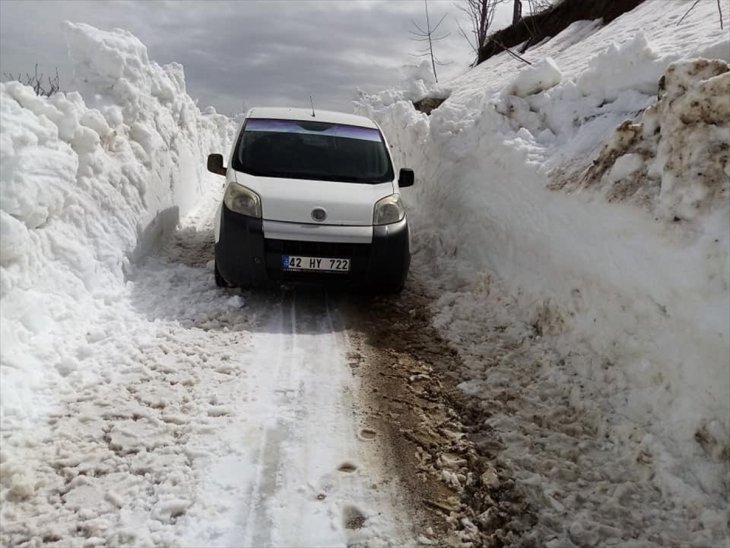 Hadim'de yayla yollarında kar temizleme çalışmaları
