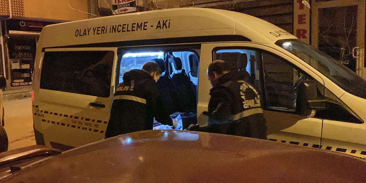 Kamil İlgezdi, kardeşi tarafından evinde ölü bulundu