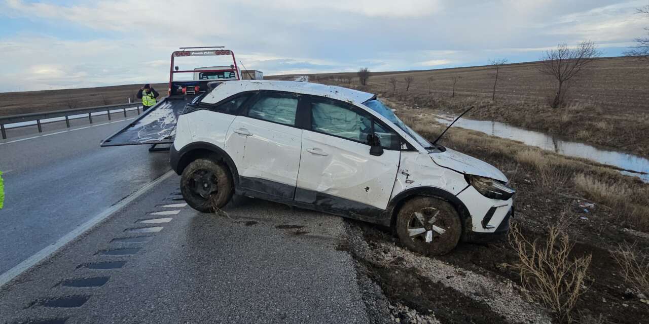 Konya Kulu’da fırtına ve dolu kazalara yol açtı