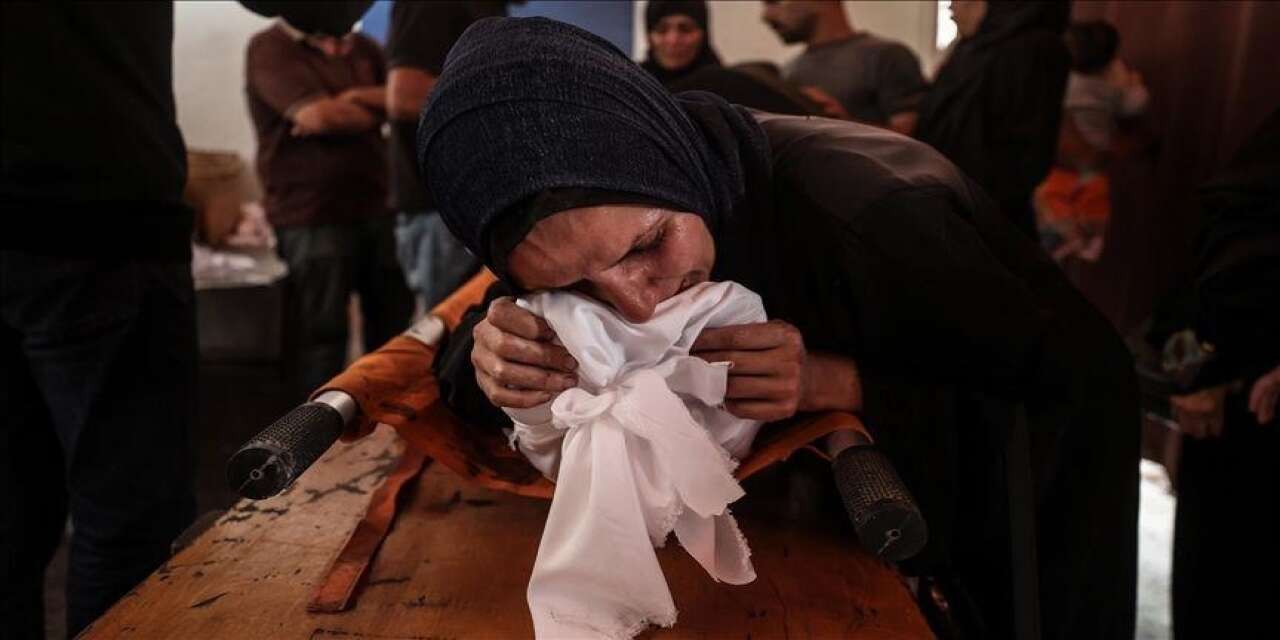 Gazze'de 7'si aynı aileden 12 Filistinli hayatını kaybetti