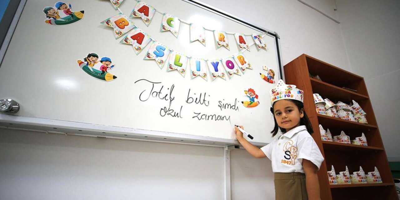 Okullarda tatilin ardından ilk ders zili yarın çalacak