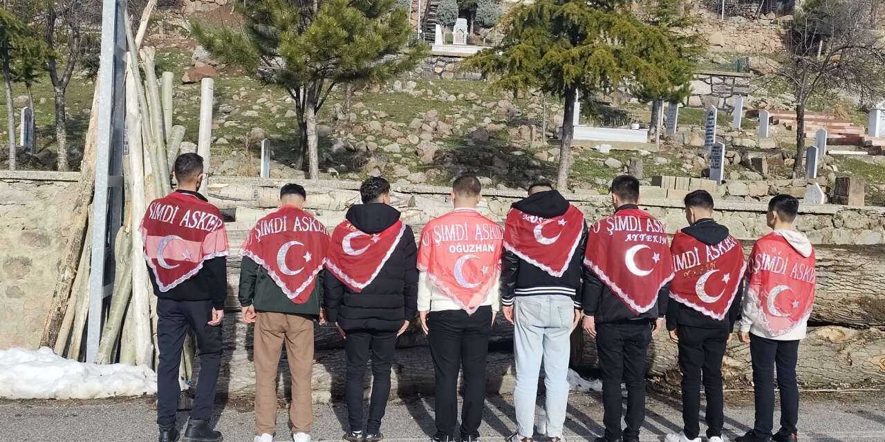 Konyalı asker adayları şehitlerini unutmadı