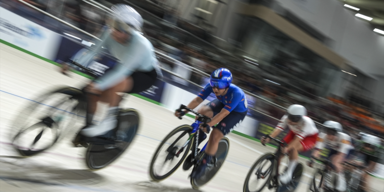 Konya’da pedal çeviren Avrupa’nın iyileri madalyalarını aldı