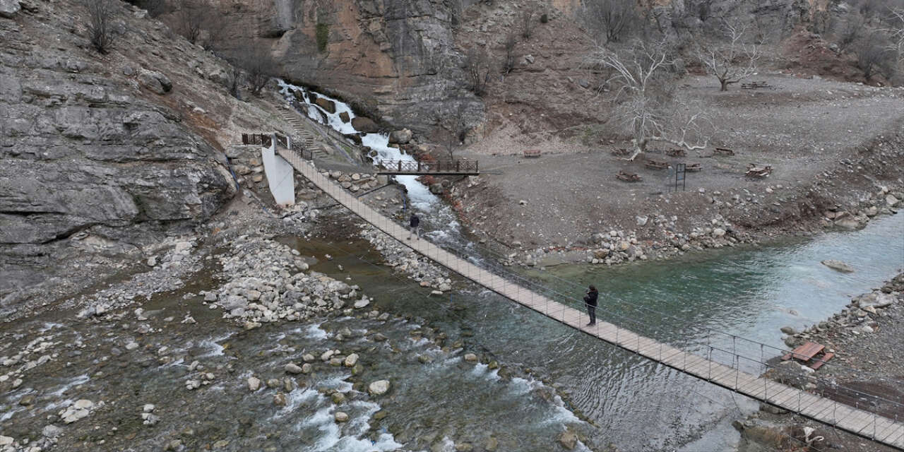 Göksu Şelalesi yeni asma köprüsüyle doğaseverlerin gözdesi oldu
