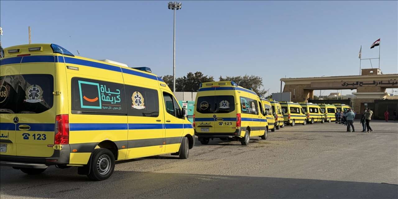 Refah Sınır Kapısı çift yönlü yaya geçişine sınırlı olarak açıldı