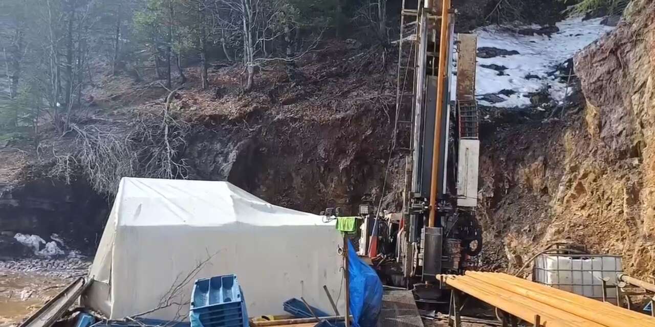 Üzerine kaya düşen sondaj operatörü hayatını kaybetti