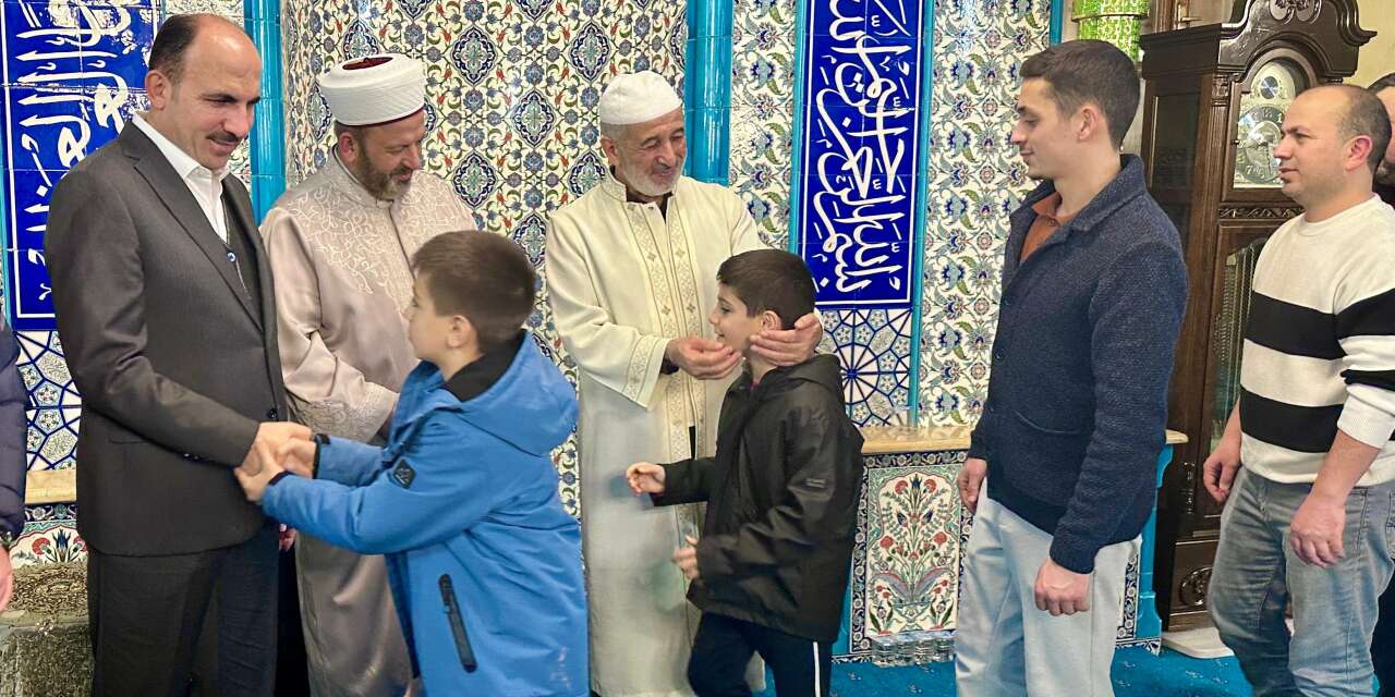 Başkan Altay, Berat Kandili’ni vatandaşlarla geçirdi