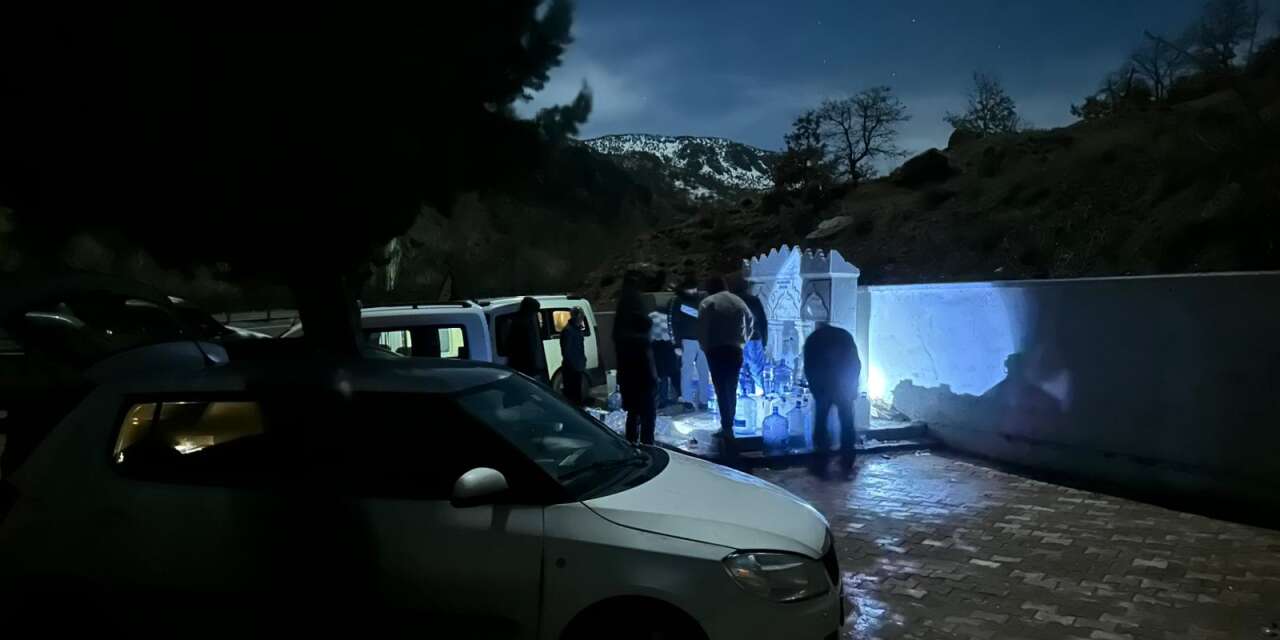 Konya’nın kuyruklu çeşmesinde gece yarısı bile sıra var
