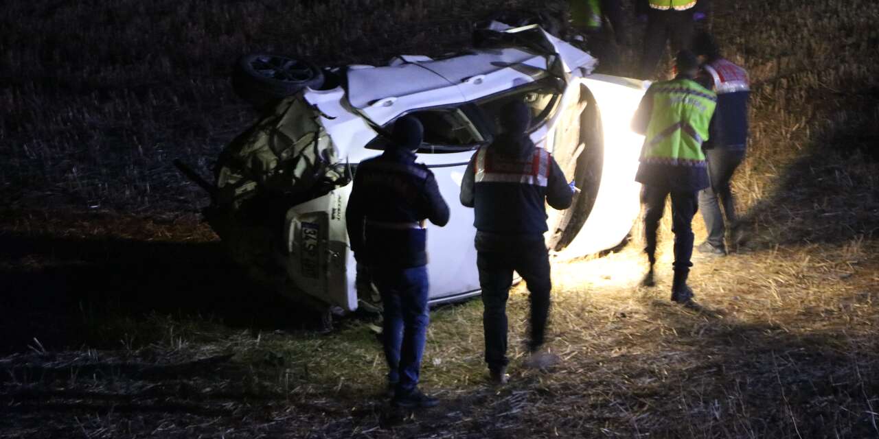 Otomobil şarampole yuvarlandı! 1 ölü, 4 yaralı var