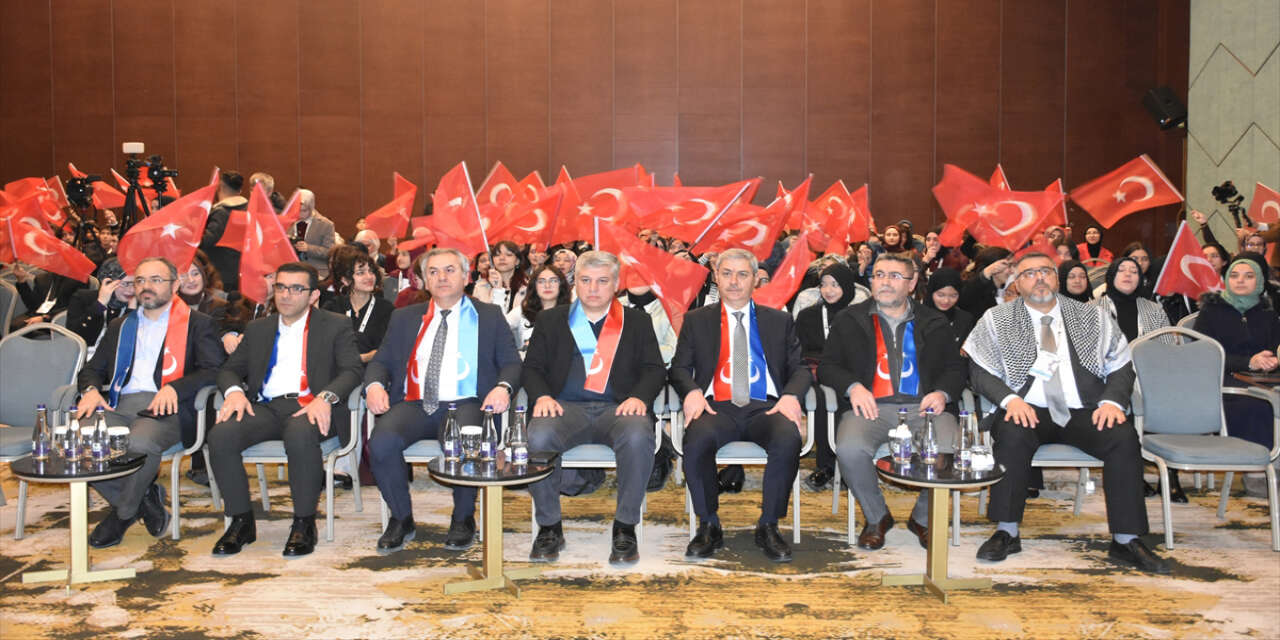 Gençler Konya’da diplomasi masasında buluştu