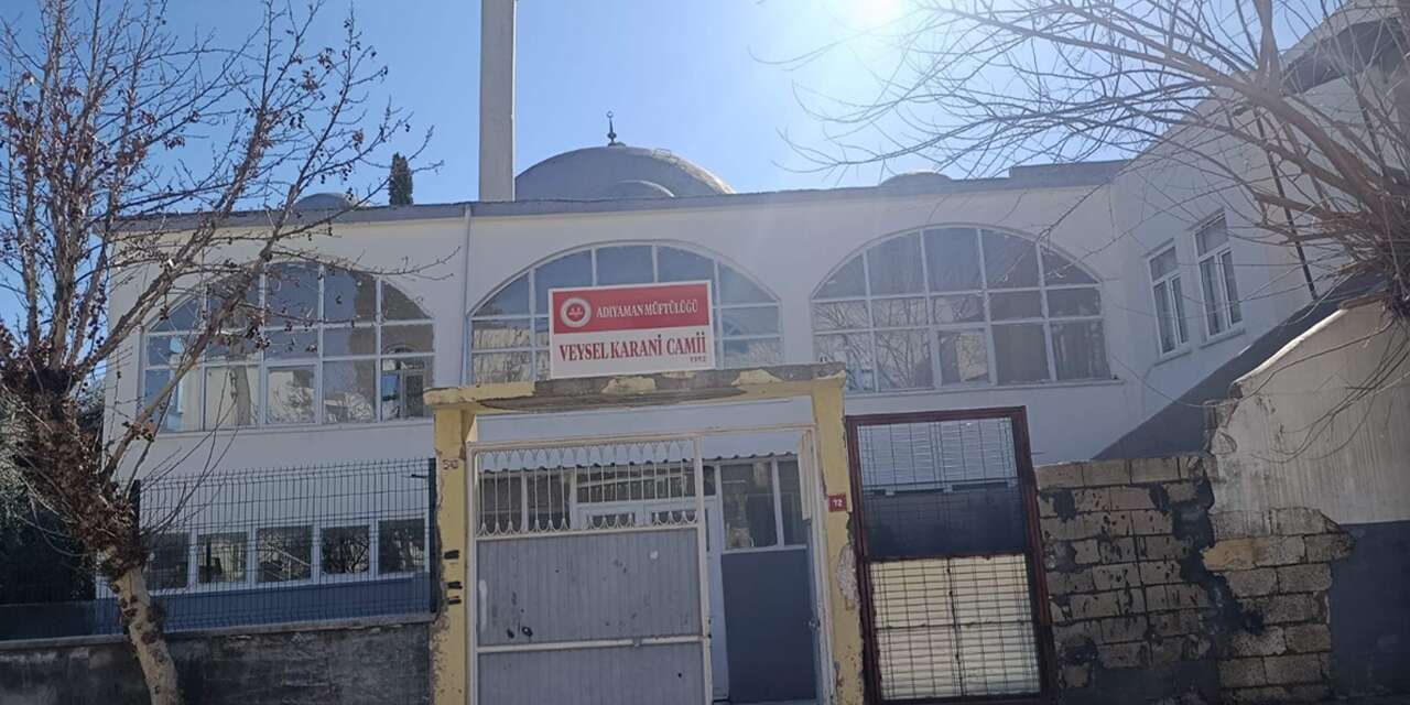 Namaz kılmak için girdiği camiye bıraktığı not olay oldu