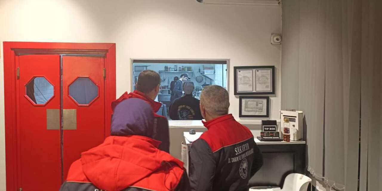 Vatandaşa at ve eşek eti yedirilen şehirde il müdürü gece denetime çıktı