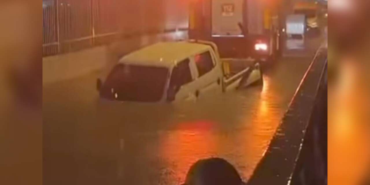 İzmir’de suyla dolan alt geçitte mahsur kalan sürücü öldü