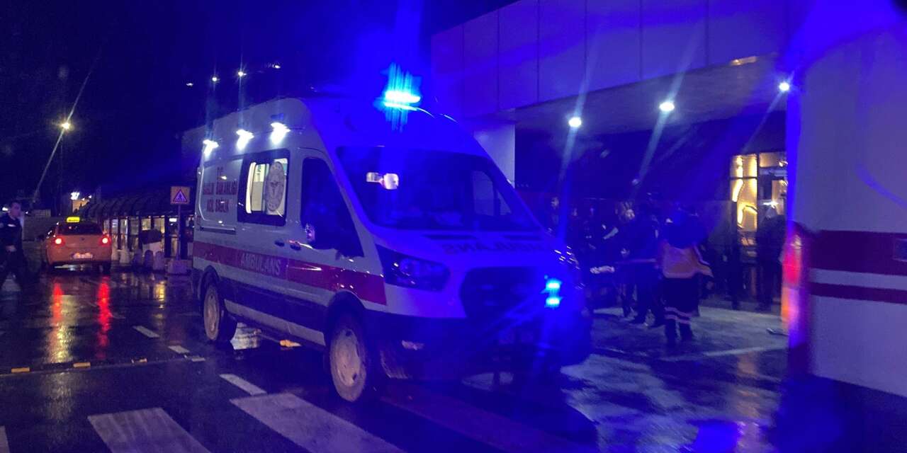 AVM’de acil durum! 8 güvenlik görevlisi hastaneye kaldırıldı