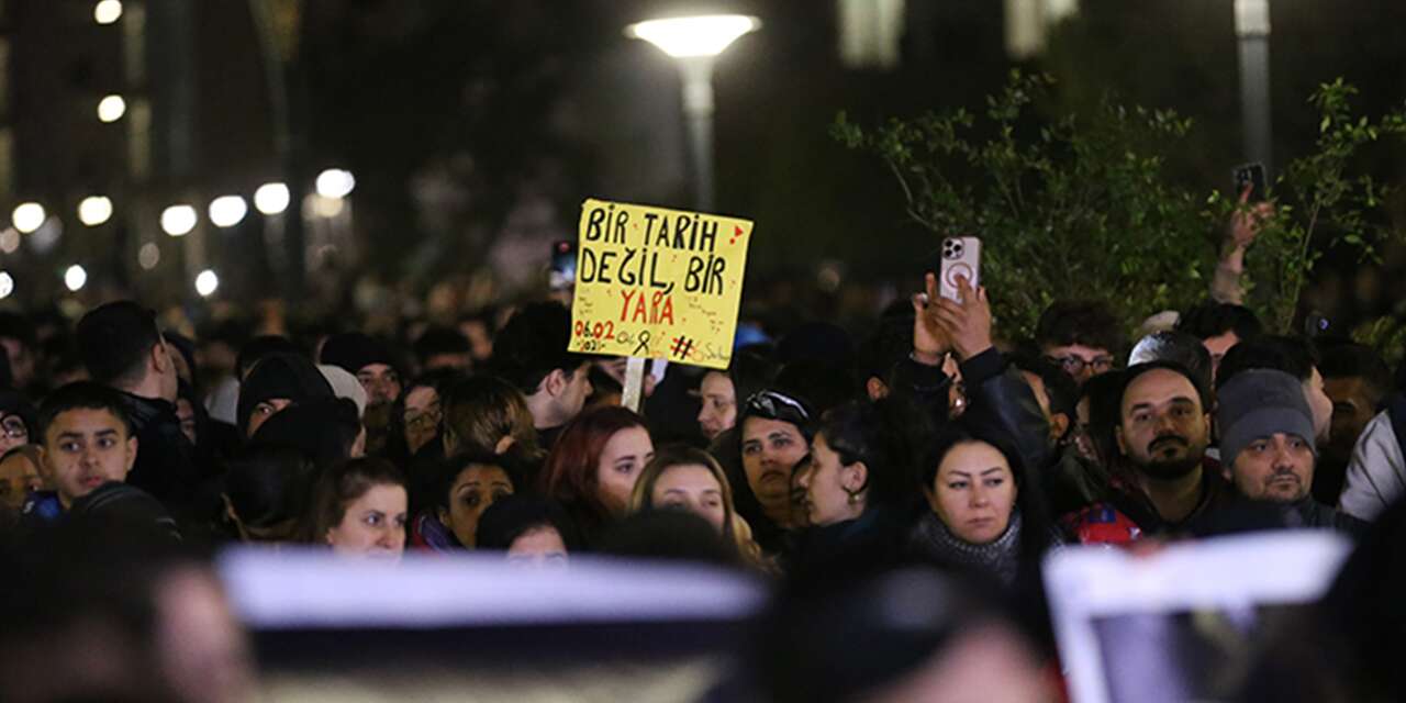 6 Şubat depremlerinin 3. yılında kayıplar sessiz yürüyüşle anıldı