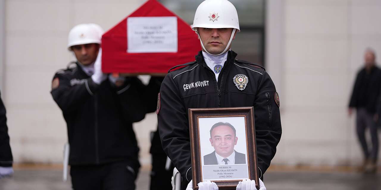 Muayene istasyonunda kavga! Polis memurunu döverek öldürdüler