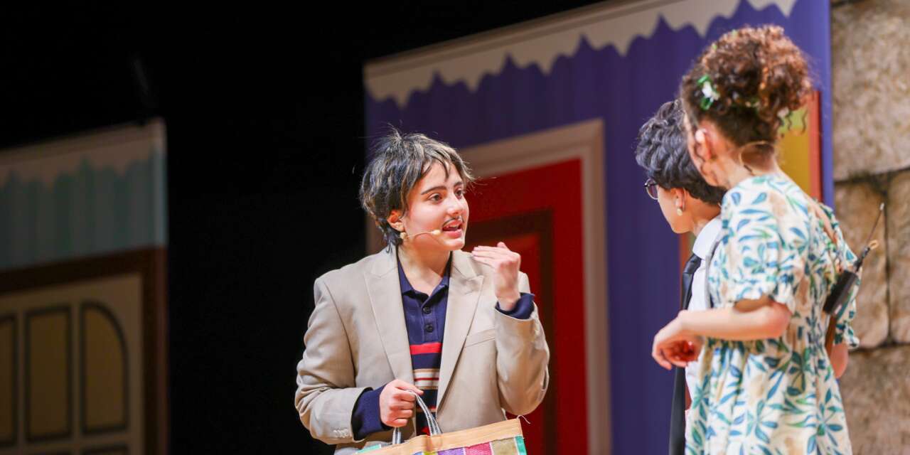 Konya’da eğlence dolu tiyatro gösterisi