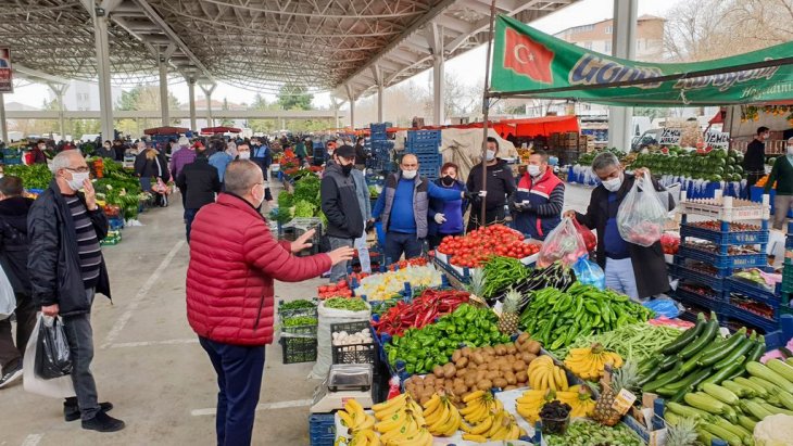 Başkan Kavuş, pazar yerlerini denetledi
