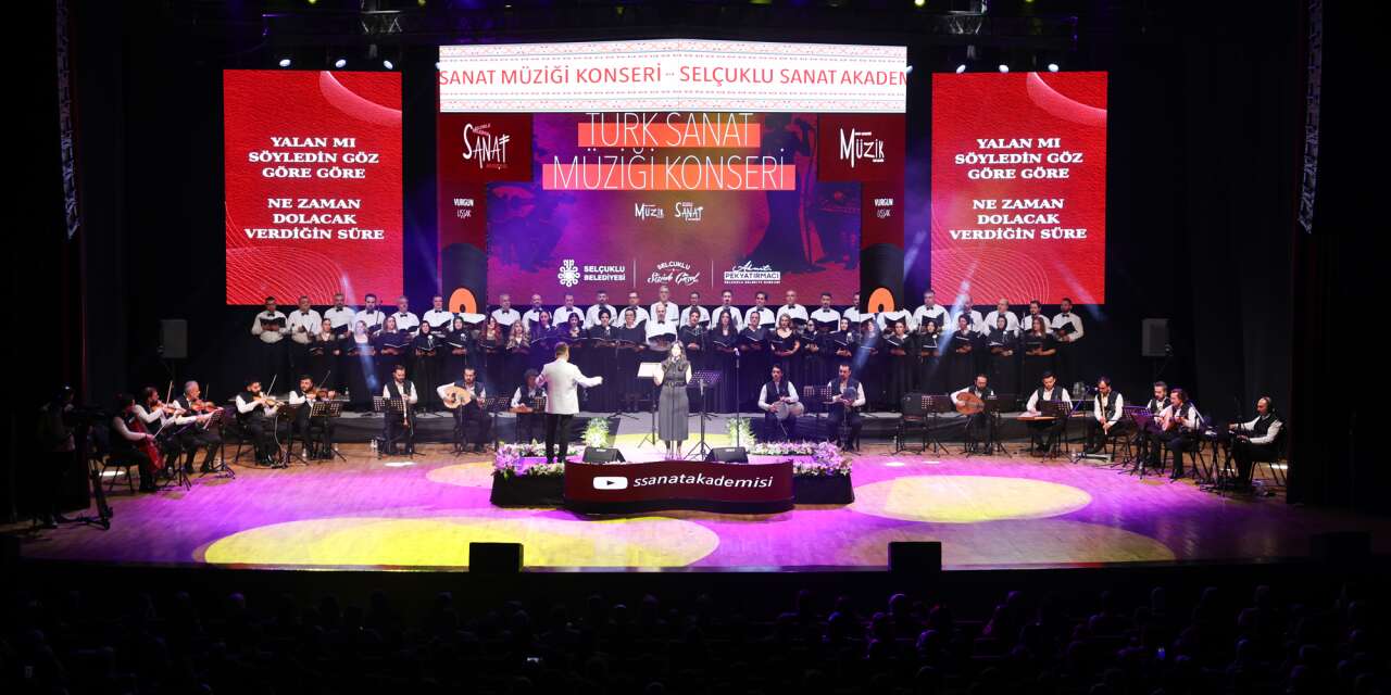 Türk sanat müziği aşığı Konyalılar Selçuklu Kongre Merkezine akın etti