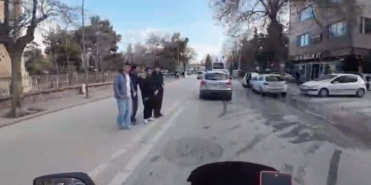 Konya Meram’da trafikte tehlikeli anlar kameraya yansıdı