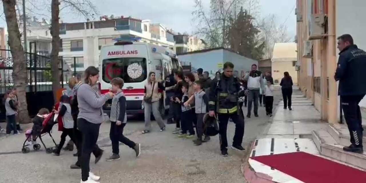 İlköğretim okulunda yangın! Kayıp öğrenci paniğe neden oldu