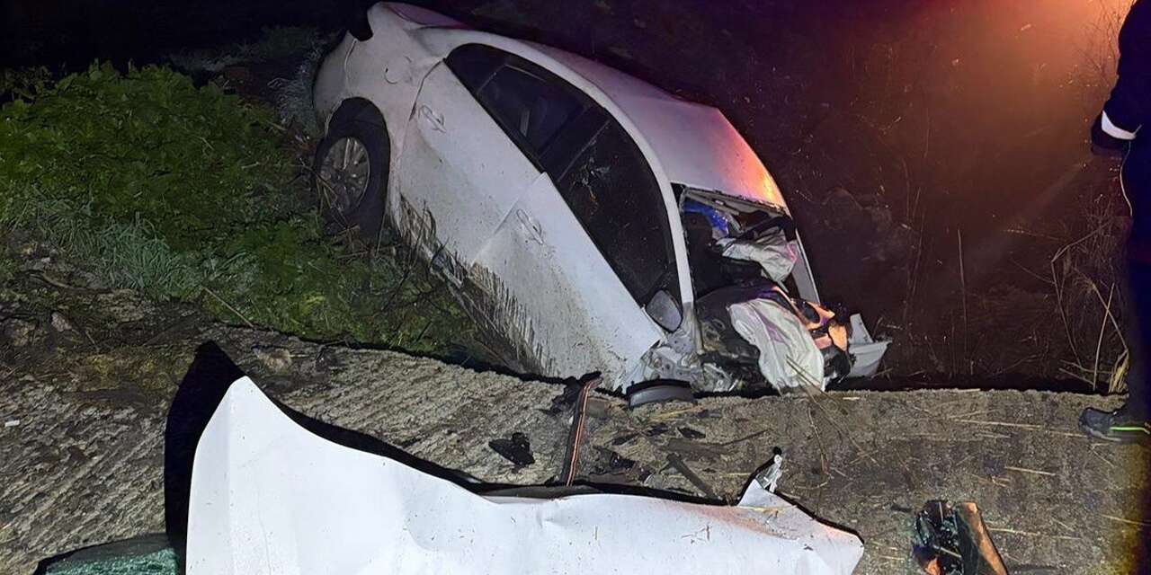 Otomobil şarampole uçtu! 2 kişi öldü