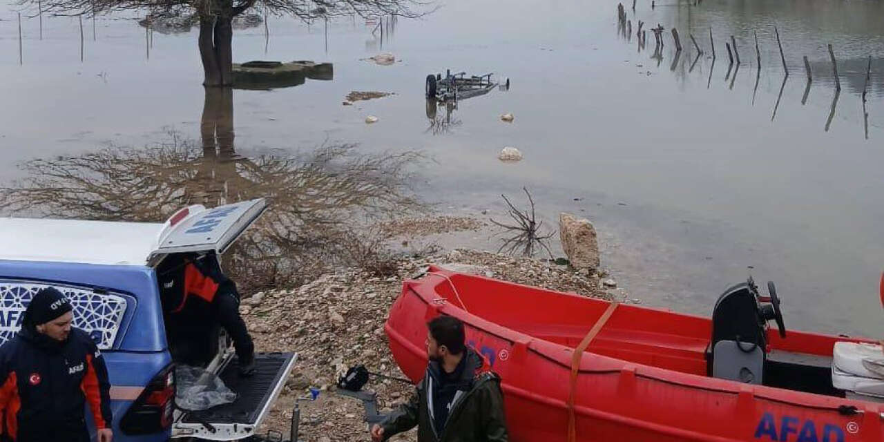 Konya ve Antalya arasındaki ünlü ova sular altında! Çobanlar mahsur kaldı