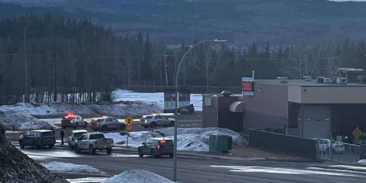 Lisede silahlı saldırı! 10 ölü, 25 yaralı var