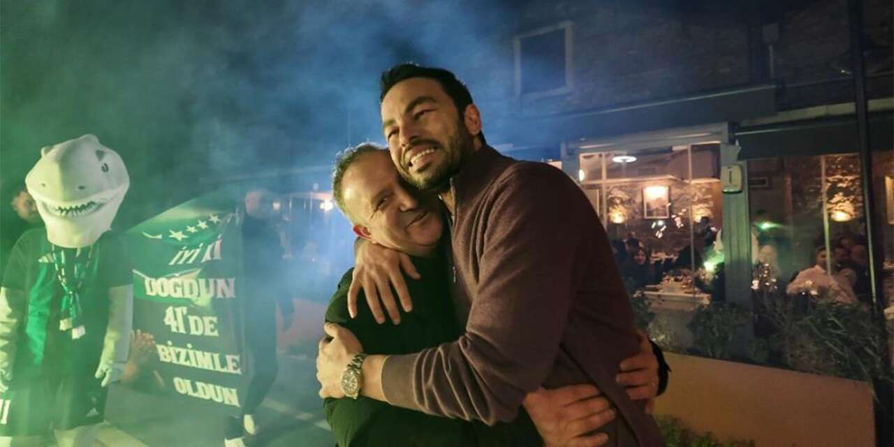 Selçuk İnan neye uğradığını şaşırdı! Taraftarlardan doğum günü sürprizi