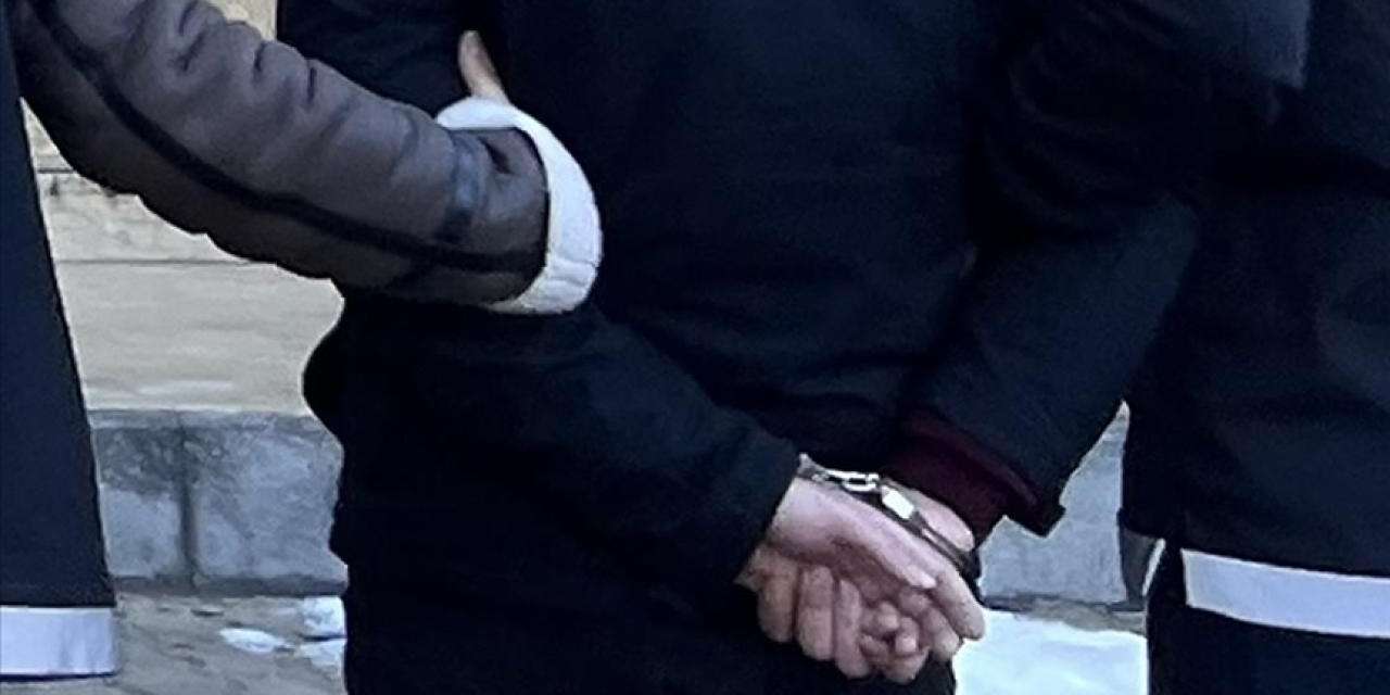 Konya’da durdurulan araçtaki 3 kişiyi iç çamaşırları ele verdi