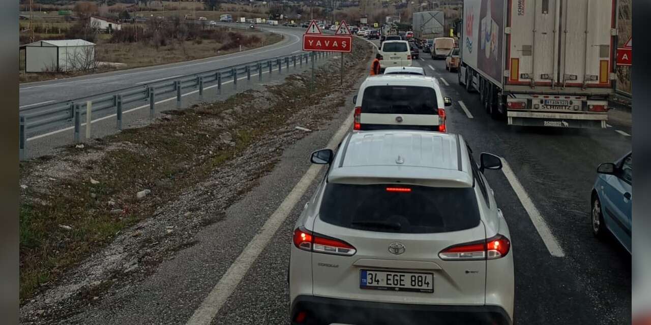 Yeni Konya - Antalya yolu sel nedeniyle trafiğe kapatıldı