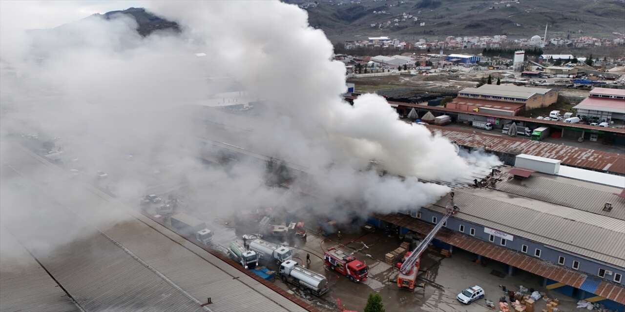Toptancılar sitesinde yangın çıktı