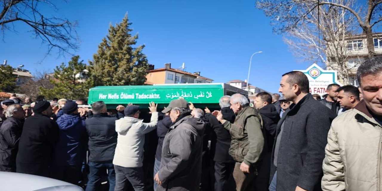 Konya’da genç yaşta kalbine yenik düşen sağlıkçıya acı veda