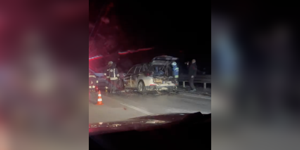 Konya - Beyşehir yolunda seyir halindeki araç alev aldı