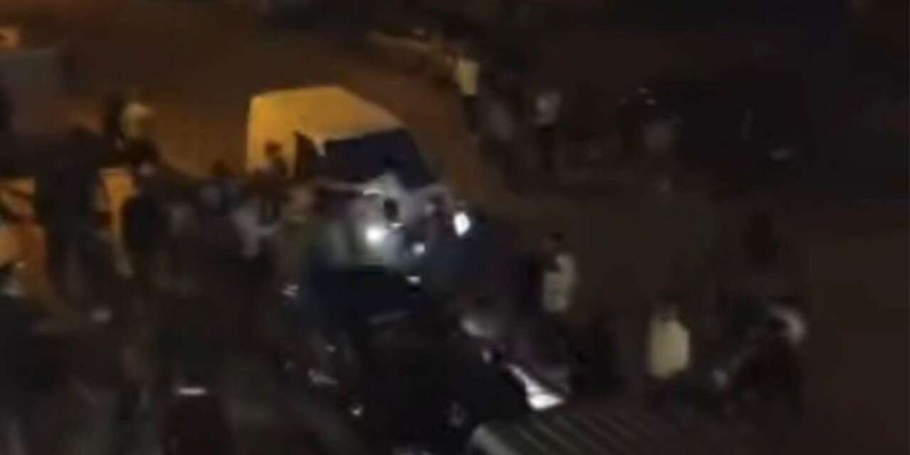 Kavga eden yabancı uyrukluları aracıyla böyle ezdi