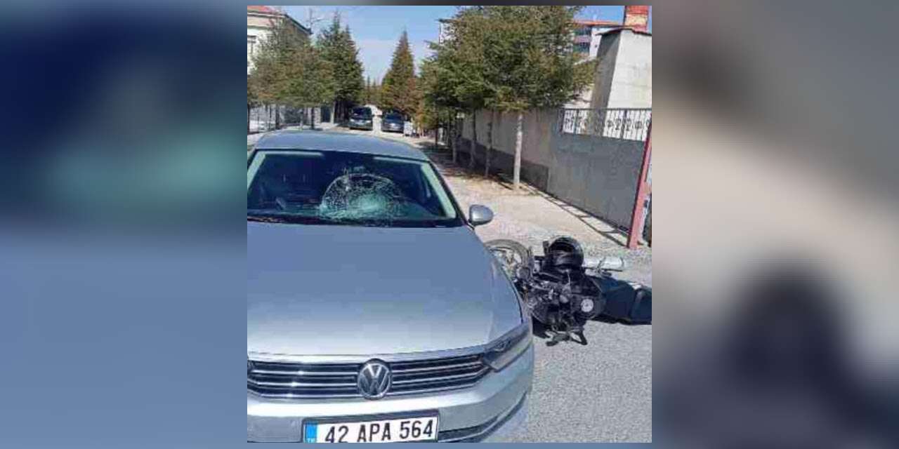 Konya’da otomobil ile çarpışan motosikletli yaralandı