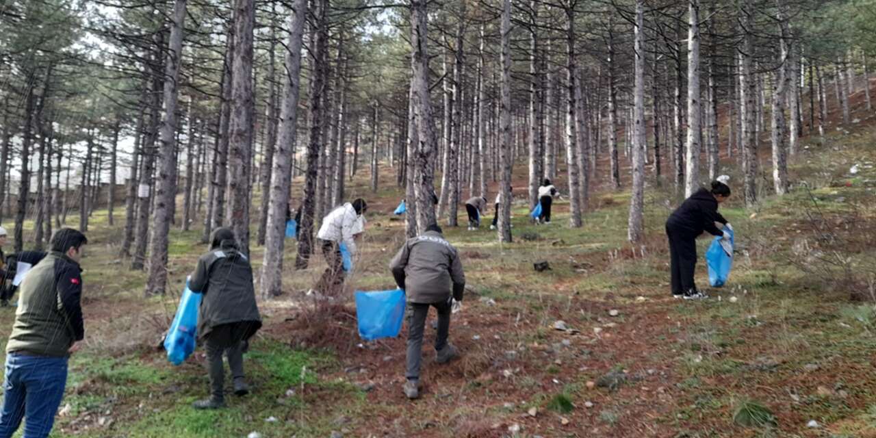 Konya’daki imam hatipli gençler doğaya sahip çıkıyor