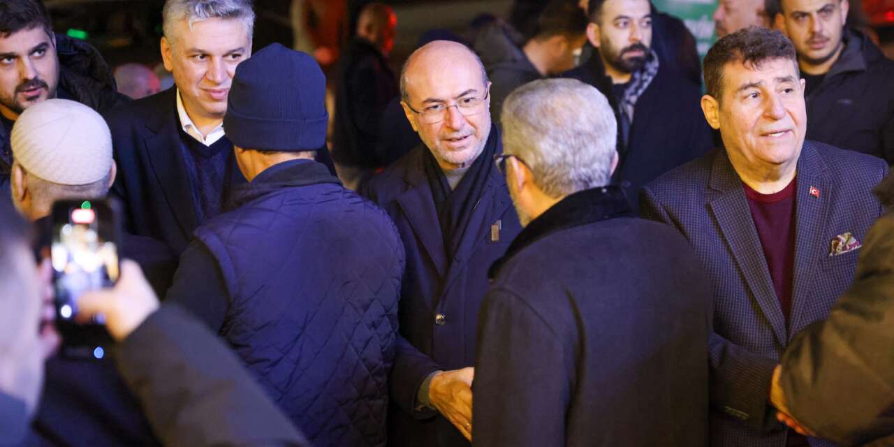 Başkan Pekyatırmacı, ilk teravih namazını Kibrit Camii’nde kıldı