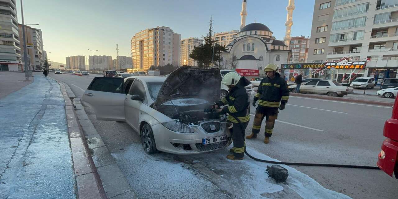 Konya’da iftar vakti otomobil alev aldı