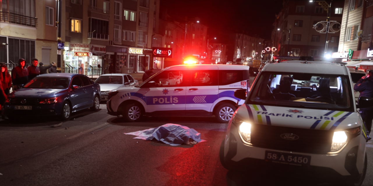 Teravih yolunda otomobil çarptı! Kayınvalide öldü, gelin ağır yaralı