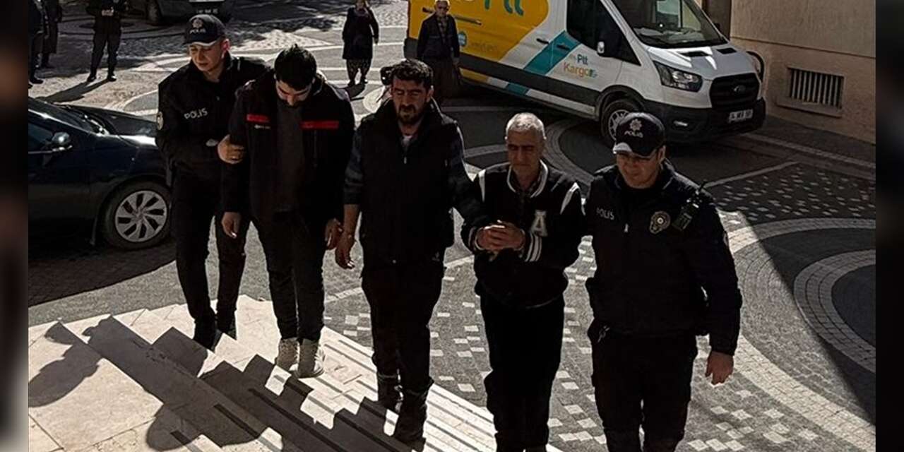 Konya’da kaçak tütün baskını! Hakim, tutuklama kararı verdi
