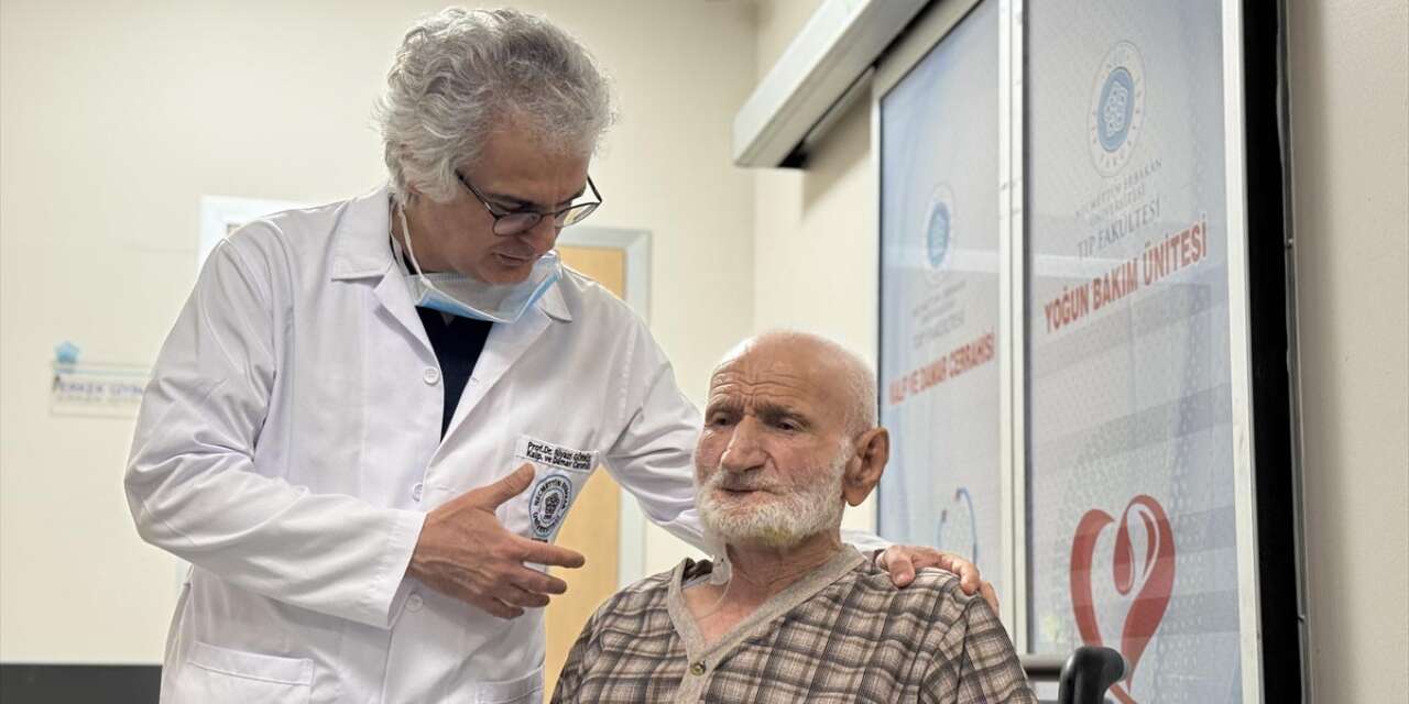 Küçük bir kesi, Konya’da 82 yaşındaki hastayı hayata bağladı