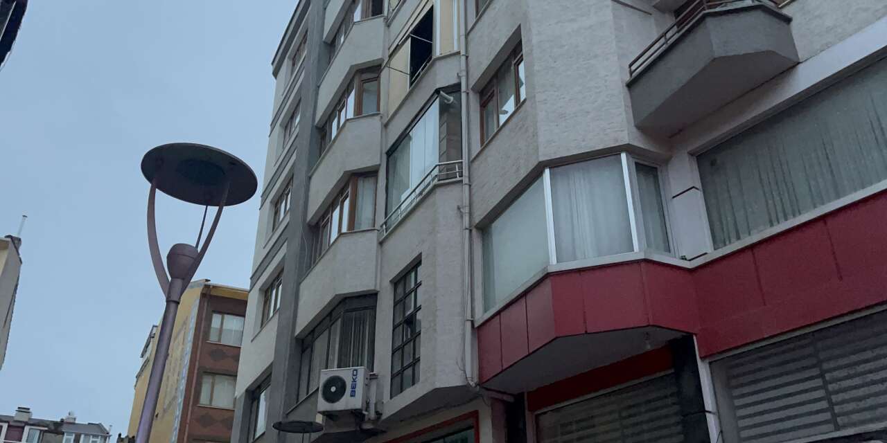 Ocakta unutulan yemek anne ve çocuklarını zehirledi