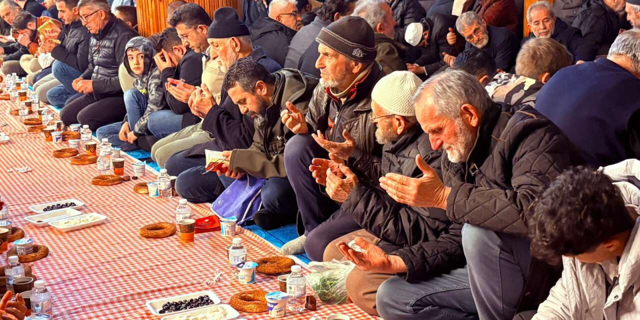 Konya’da 13 yıllık gelenek! Medine usulü iftar