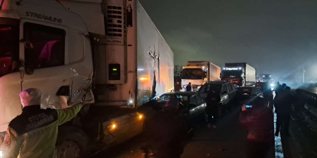 16 araçlık zincirleme kaza! 14 kişi yaralandı